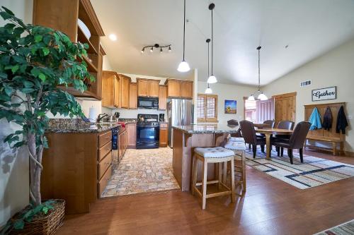 3BR Condo at Bear Hollow Village - image 8