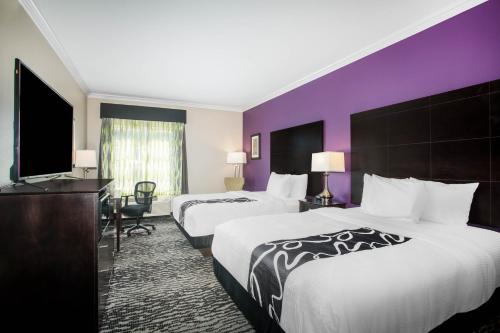 哥倫布溫德姆拉昆塔套房酒店 (La Quinta Inn & Suites by Wyndham Columbus TX) in 德克薩斯州哥倫布市 (TX)