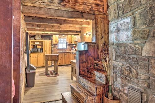 Rustic Log Cabin Less Than 1 Mile to Table Rock Lake! - image 6
