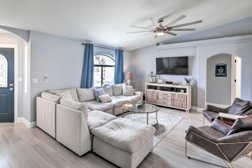 Pool, Patio and Lake Views Lake Havasu City Home! in 哈瓦蘇湖城