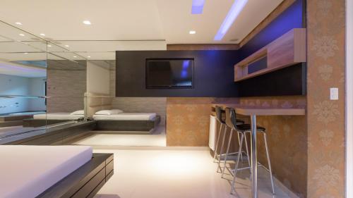 Poeme Motel by Drops