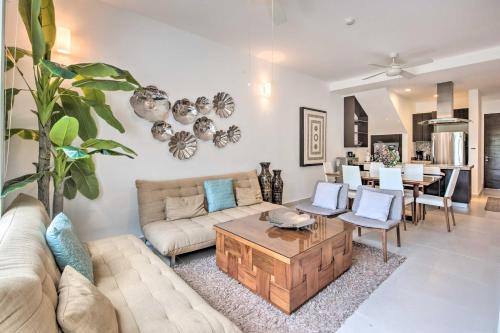 Penthouse with Infinity Pool and Golf Course in Akumal in Akumal, Mexico