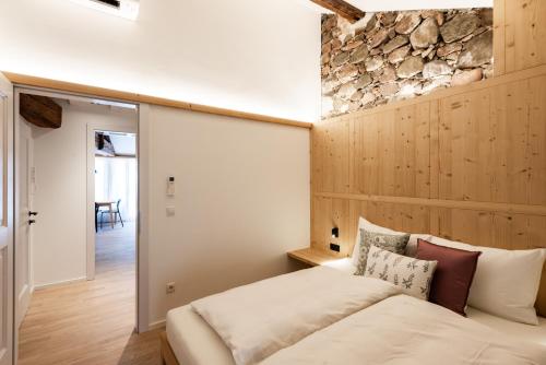 1 king bed, 2 sofa beds