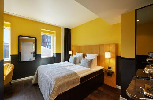WIDE Hotel - image 14
