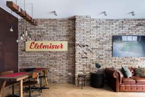Smart Stylish Apartment In The Heart Of Budapest - image 10