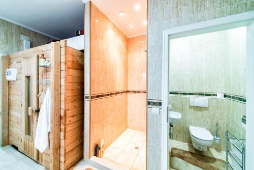  Luxury Villa with Sea and Mountain Views in Benahavís