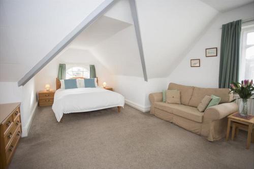 Sunnycroft - image 3