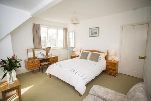 Sunnycroft - image 2