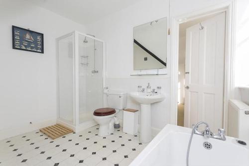Sunnycroft - image 4
