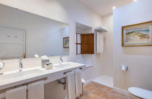 Hotel Llenaire - image 10