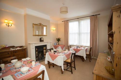 Sunnycroft - image 9