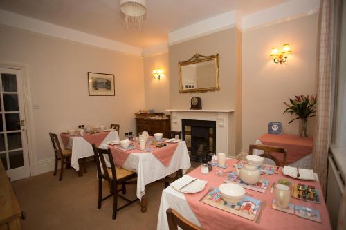 Sunnycroft - image 8