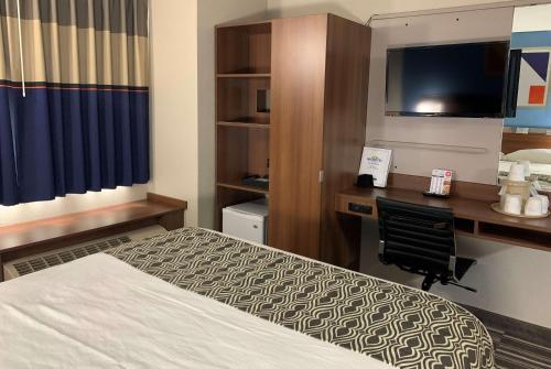 Microtel Inn & Suites by Wyndham Fond Du Lac - image 12