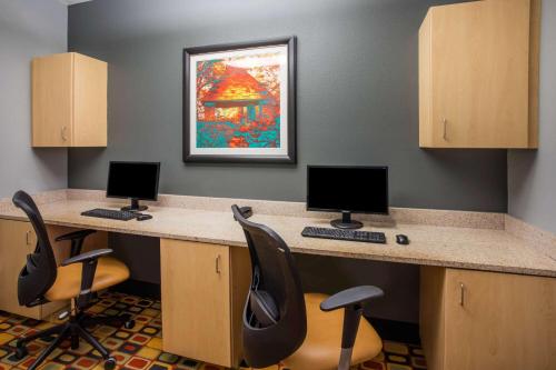 La Quinta Inn & Suites by Wyndham Rochester Mayo Clinic S