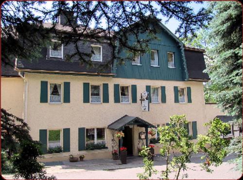 Zur Edlen Krone - Hotel - Neuhausen