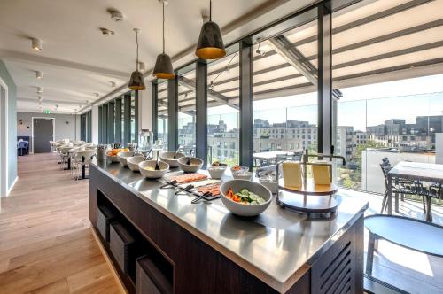 Go Hotel City Apartments - image 8