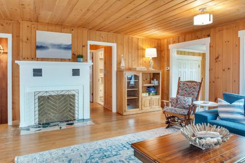 Madrona Beach House - image 3