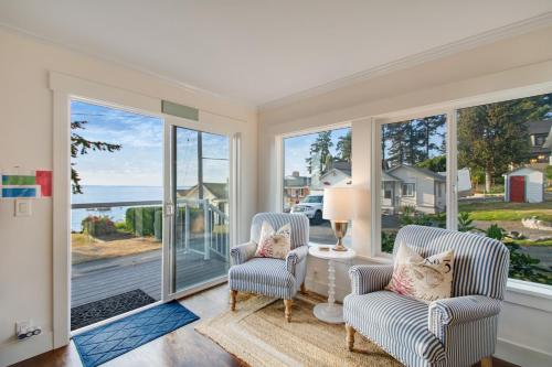 Madrona Beach House in Kamano sala (WA)