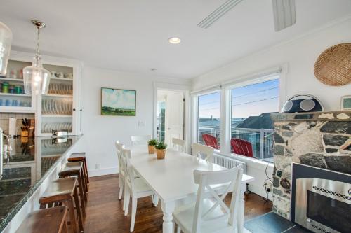 Madrona Beach House in Kamano sala (WA)