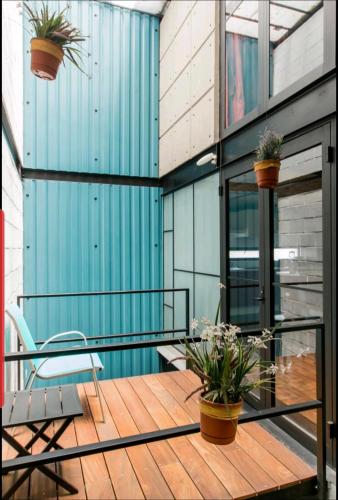 Cozy Loft with Balcony