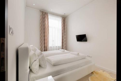 Eiffel Palace Luxury Dream Home 1 - image 4