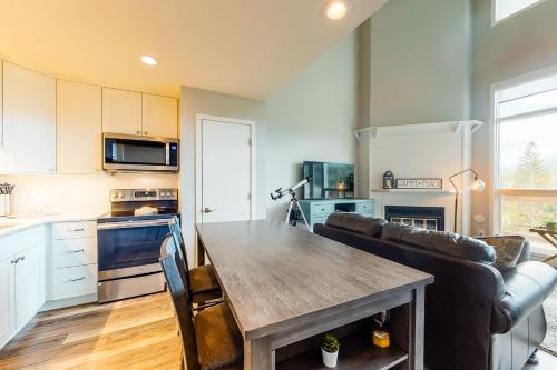 Watch Hill Lofted - image 2