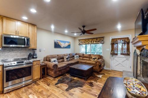 Modern Hi Country Haus Getaway 10-15 in Winter Park, USA