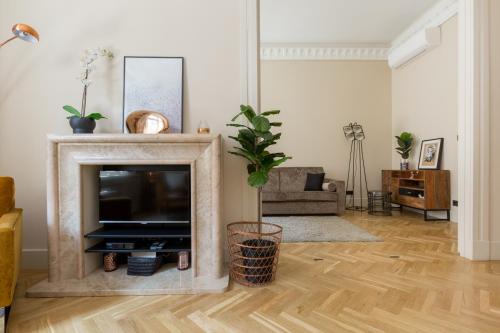 Danube Dream Home In The Absolute Center - image 12