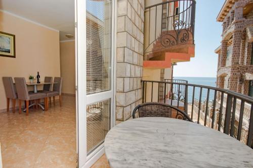 Apartments Posejdon - image 4