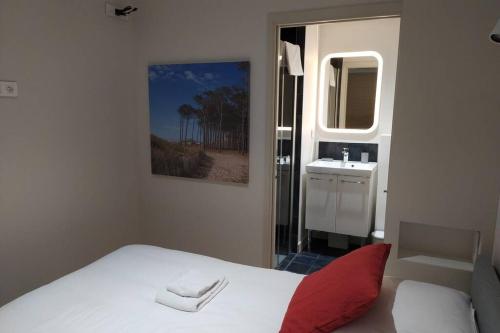 Camping - Bordeaux -  - Appartement neuf centre historique - Image #0