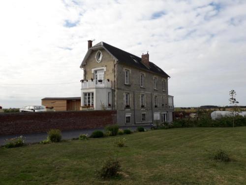 VILLA JULES VERNE gîte à louer Moislains