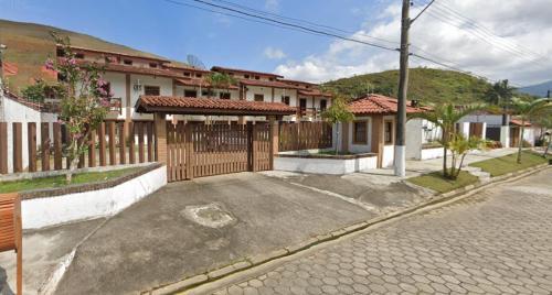 Litoral Norte - Caraguatatuba - Sobrado Condominio Fechado