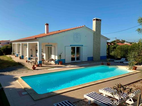 Endless Summer Surf House in Picao