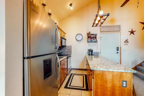 O'clock Road Condos - image 5