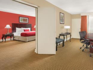 Ramada Plaza by Wyndham Fayetteville Fort Bragg Area