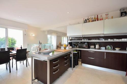 Villa lours in Le Trayas Superieur