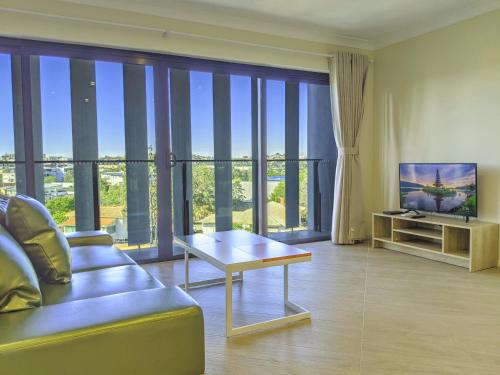 The Windsor Apartments and Hotel Brisbane Room Type - One-Bedroom Apartment- Windsor View