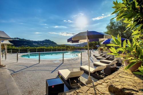 Alfresco luxury Villa with Heated pool in Nievole