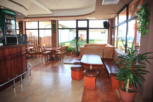 Hotel Grand - image 8