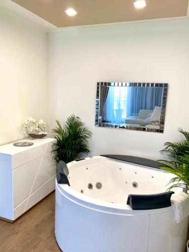 Die Oase - Luxurious Apartment near the City Center with Free Parking, Bratislava (fotografie 6)