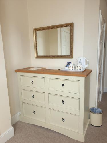 2 twin beds