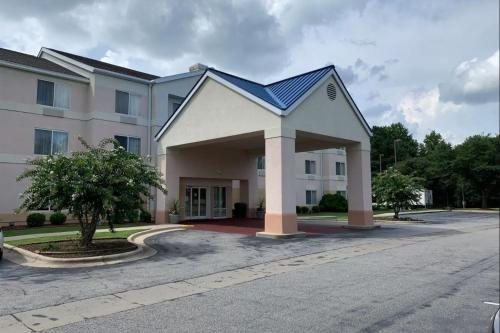 Dış Görünüm, Country Inn & Suites by Radisson, Fayetteville I-95, NC in Fayetteville (NC)