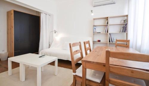 Inin Bebek - Tap to explore photos