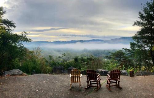 Lodge at Bradley Mtn image