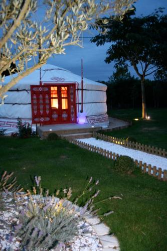 Yourte au Paradis - image 12