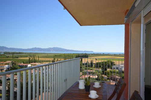 Apartamento con piscina comunitaria. TCanigo8D - image 10