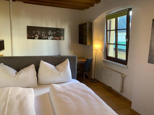 Basic Apartments downtown - image 9