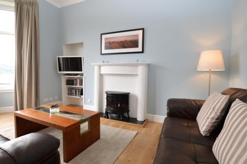 Upper Alta Apartment - image 2