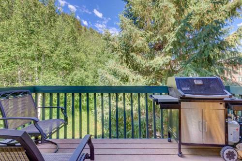 Renovated Condo with Deck - 7 Mins to Vail Village! - main image