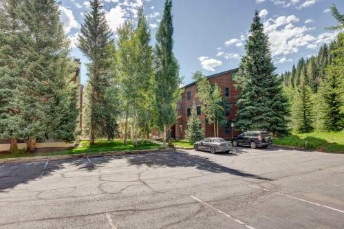 Renovated Condo with Deck - 7 Mins to Vail Village! - image 4